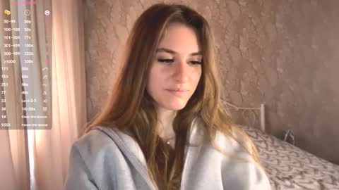 Mia online show from September 18, 2025, 8:27 am