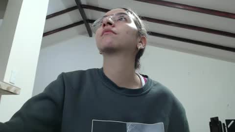 Snapshot of odette_brigh_ chatting on January 2, 2025, 1:27 am Val online show from January 2, 2025, 1:27 am