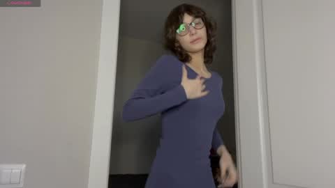 Thea online show from April 2, 2026, 4:43 am