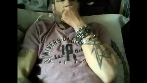 Snapshot of oedipe666 chatting on April 25, 2026, 1:41 pm oedipe666cam online show from April 25, 2026, 1:41 pm