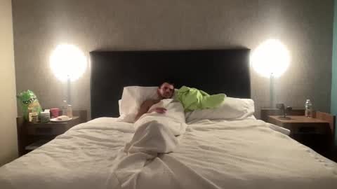 Snapshot of ofthatguy chatting on February 15, 2026, 7:51 am ofthatguy online show from February 15, 2026, 7:51 am