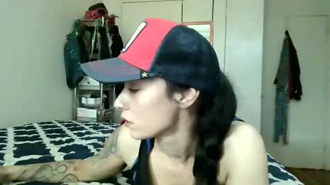 Snapshot of oglitcouple chatting on January 21, 2025, 1:54 pm Lit en Cama online show from January 21, 2025, 1:54 pm