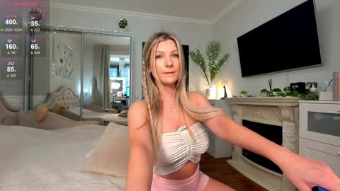 Snapshot of oh_julie chatting on January 25, 2025, 7:06 am Julie online show from January 25, 2025, 7:06 am
