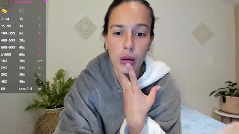 ohanna_ online show from January 11, 2025, 3:44 am