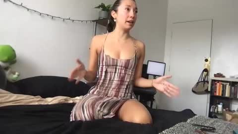 ohmillieevanillie online show from July 13, 2026, 4:54 pm
