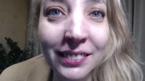 Mari online show from November 20, 2025, 6:51 pm