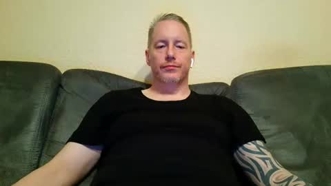 olavdelux online show from October 8, 2025, 8:39 pm