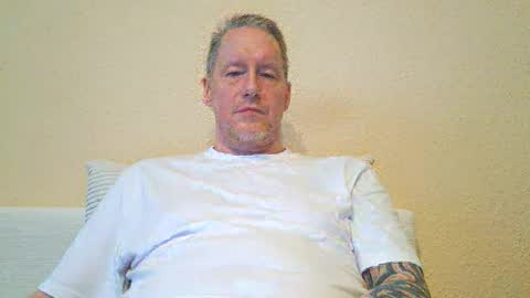 olavdelux online show from December 16, 2025, 9:47 am