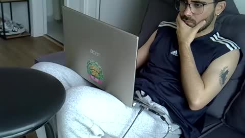 Snapshot of olavioneto chatting on November 2, 2025, 7:38 pm hairyBRboy online show from November 2, 2025, 7:38 pm