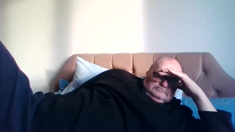 old_fkr online show from February 3, 2025, 3:49 pm