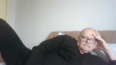 old_fkrr_ online show from February 22, 2026, 11:42 am