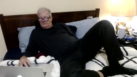 Snapshot of olderandwiser chatting on December 12, 2024, 5:52 am Older and Wiser online show from December 12, 2024, 5:52 am