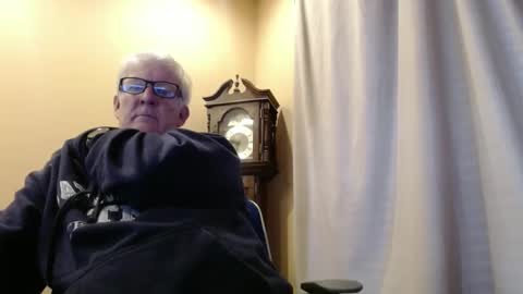 Snapshot of olderandwiser chatting on December 17, 2024, 10:11 pm Older and Wiser online show from December 17, 2024, 10:11 pm