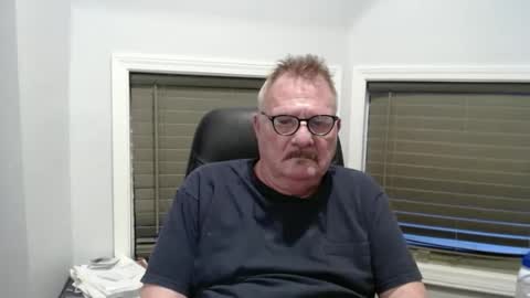 Snapshot of oldguybigd chatting on March 20, 2026, 1:43 am oldguybigd online show from March 20, 2026, 1:43 am