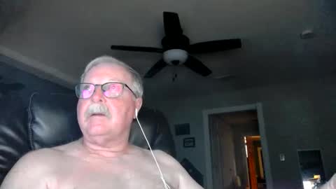 Snapshot of oldlakeguy chatting on February 20, 2025, 7:34 am OldLakeGuy online show from February 20, 2025, 7:34 am