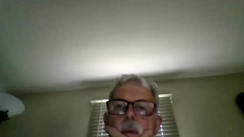 Snapshot of oldmiguy chatting on May 15, 2026, 2:02 pm OldMIGUY online show from May 15, 2026, 2:02 pm