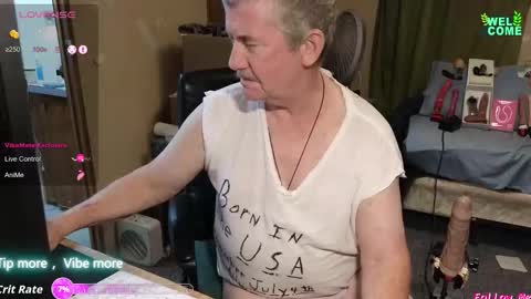 Snapshot of oldnewfun chatting on October 12, 2025, 2:32 am oldnewfun online show from October 12, 2025, 2:32 am