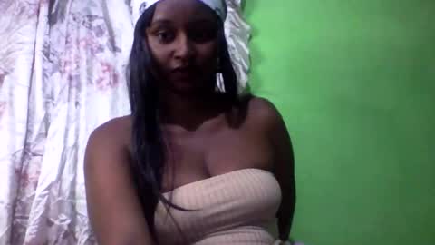 olinah610 online show from October 10, 2025, 6:51 pm