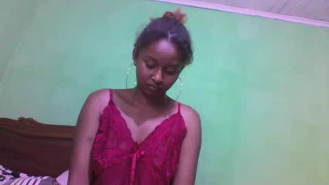 olinah610 online show from October 24, 2025, 9:22 pm