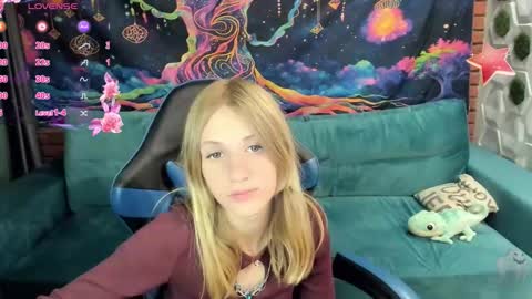Snapshot of olisa_fox chatting on September 18, 2025, 7:16 pm Olisa fox online show from September 18, 2025, 7:16 pm