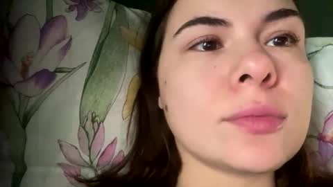 Snapshot of olivepeach chatting on November 5, 2025, 9:53 am Oil online show from November 5, 2025, 9:53 am