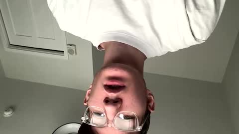 Oliver Beck online show from November 10, 2025, 7:13 pm