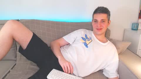 Oliver online show from March 12, 2025, 1:40 pm