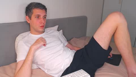 Oliver online show from November 10, 2025, 3:33 pm