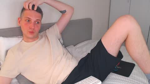 Snapshot of oliver_hort chatting on May 21, 2026, 3:52 pm Oliver online show from May 21, 2026, 3:52 pm