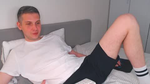 Snapshot of oliver_hort chatting on May 28, 2026, 2:14 pm Oliver online show from May 28, 2026, 2:14 pm