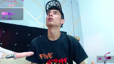 Snapshot of oliver_king_sex chatting on February 1, 2025, 3:50 pm Oliver Smith online show from February 1, 2025, 3:50 pm
