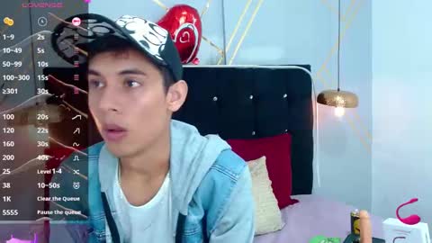 Snapshot of oliver_king_sex chatting on March 8, 2025, 5:54 pm Oliver Smith online show from March 8, 2025, 5:54 pm