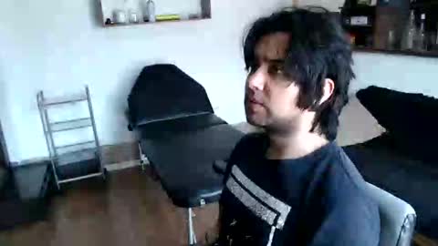 oliver_laid_2023 online show from October 21, 2025, 6:41 pm