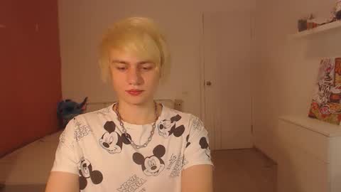 Snapshot of oliver_sweet_ chatting on September 19, 2025, 1:40 am Oliver online show from September 19, 2025, 1:40 am