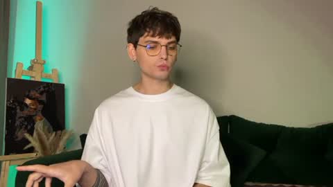 oliverlawrence online show from July 12, 2026, 9:06 pm
