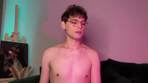 oliverlawrence online show from July 19, 2026, 12:36 am