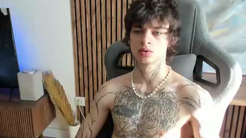 oliverrgroove online show from July 16, 2026, 7:14 am