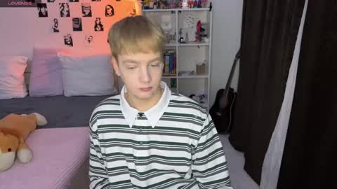 oliver online show from October 9, 2025, 6:06 pm