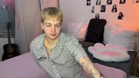 oliver online show from November 22, 2025, 1:26 am