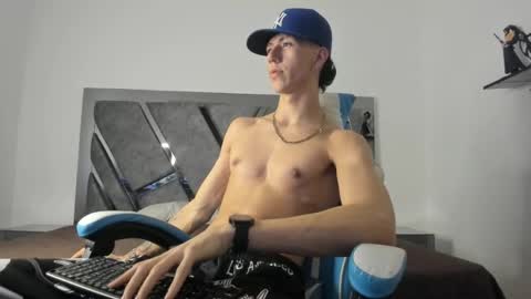 Snapshot of oliverthompson_01 chatting on January 3, 2025, 7:06 am oliverthompson_01 online show from January 3, 2025, 7:06 am