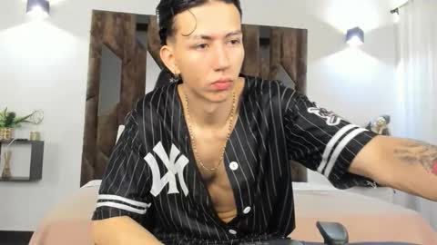 Snapshot of oliverthompson_01 chatting on September 11, 2025, 12:05 pm oliverthompson_01 online show from September 11, 2025, 12:05 pm
