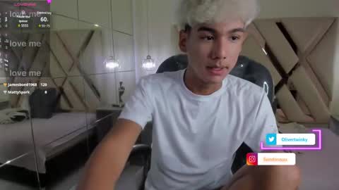 Oliver online show from September 25, 2025, 3:49 pm