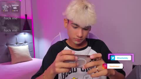 Oliver online show from October 2, 2025, 8:49 pm