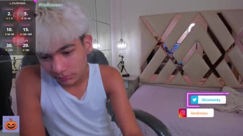 Oliver online show from October 3, 2025, 1:41 pm