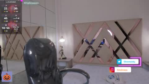 Oliver online show from October 7, 2025, 1:19 pm