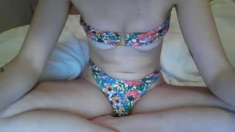 olivia2739 online show from May 12, 2026, 9:12 pm