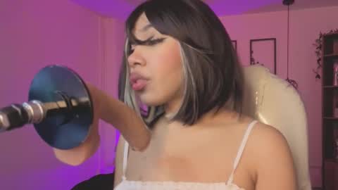 Olivia online show from September 28, 2025, 5:13 am