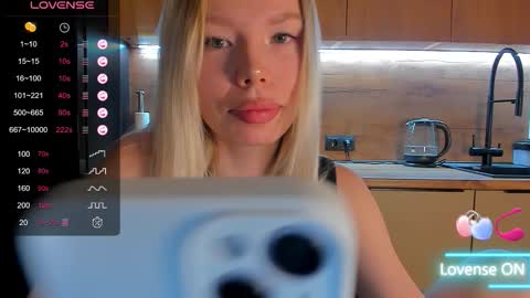 Snapshot of olivia_bells chatting on February 8, 2026, 9:29 pm Olivia 3 online show from February 8, 2026, 9:29 pm