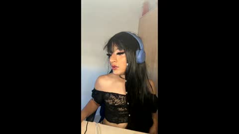 olivia_bigcockk online show from June 1, 2026, 10:33 pm