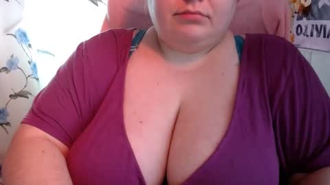 Snapshot of olivia_bud_gold chatting on December 19, 2024, 12:01 pm Olivia Gold online show from December 19, 2024, 12:01 pm